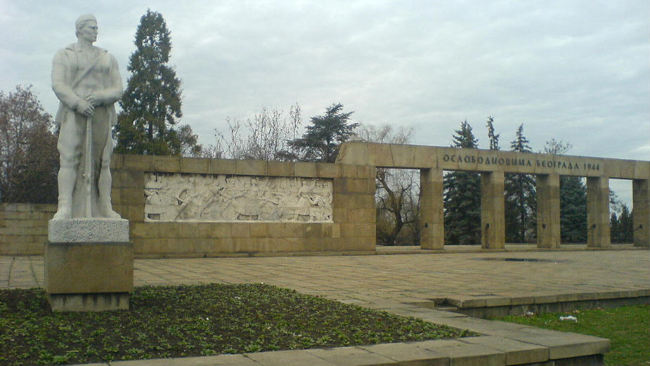 Položeni venci povodom ruskog praznika Dana branilaca otadžbine 1