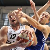 Treća sreća za crno-bele 11