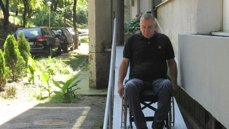 Otežan pristup institucijama 1