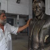 Statua Dragana Nikolića u vrnjačkom parku 12