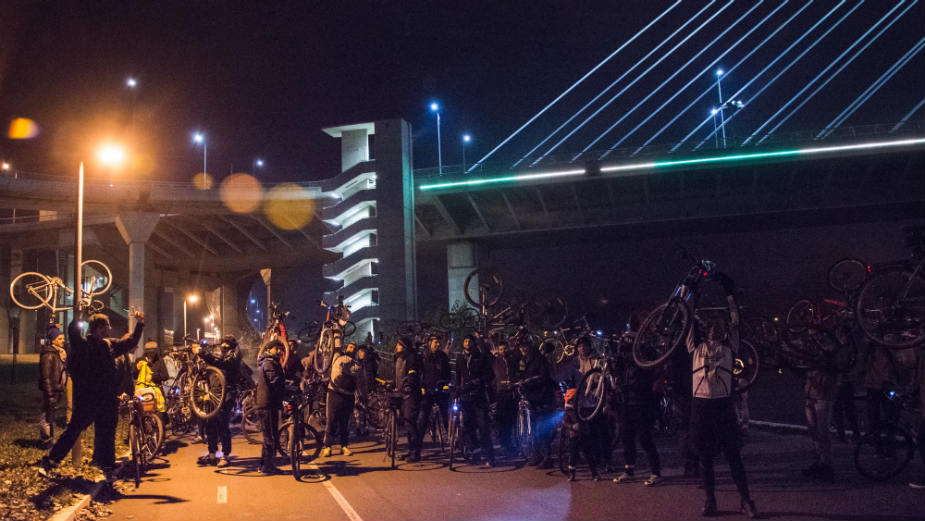 Biciklisti ponovo protestuju zbog liftova na Mostu na Adi 1