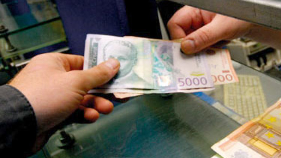 Stariji od 60 godina otplaćuju 4.235 stambenih kredita 1