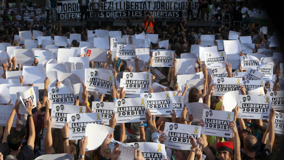 Španija: Vanredne mere protiv otcepljenja Katalonije 1