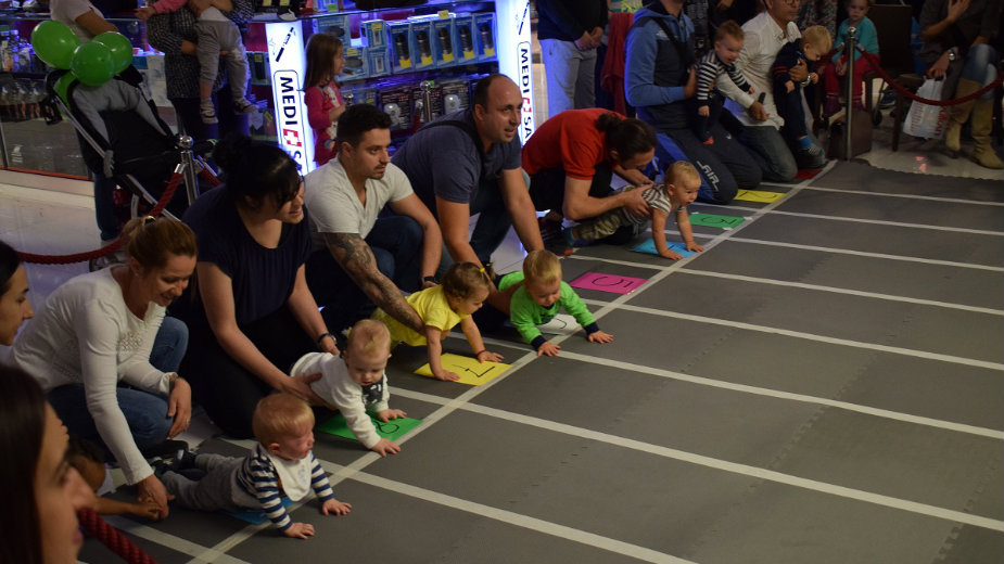 Prva donatorska trka beba puzalica “123 puziSADA” 1