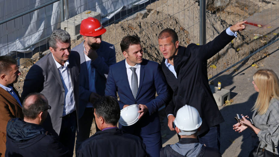 Mali: Pasarelom od Kalemegdana do Savskog keja od leta 1