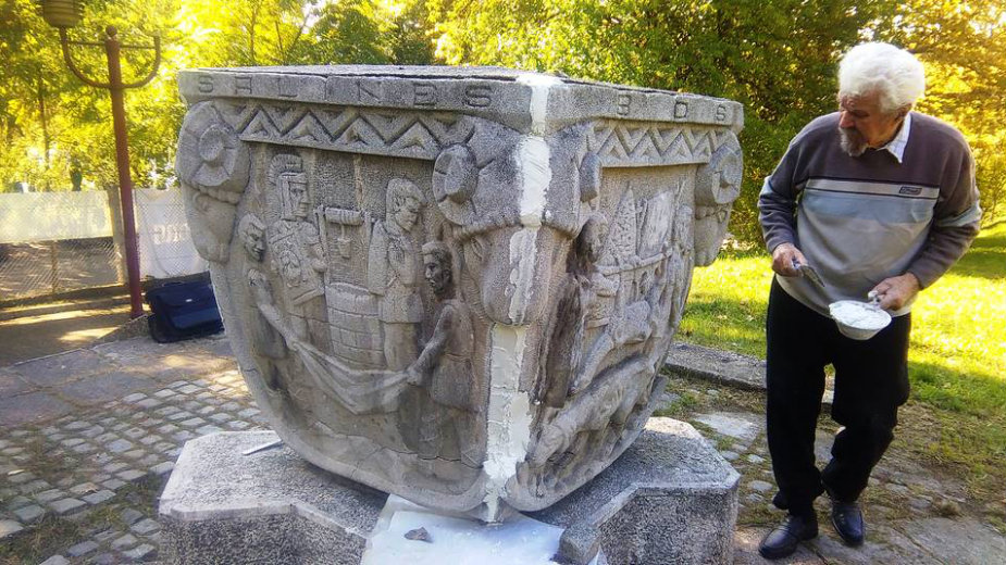 Autor Kapitela junak dokumentarca 1 Autor Kapitela junak dokumentarca 1