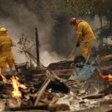 Najmanje desetoro poginulo u požarima u Kaliforniji 9