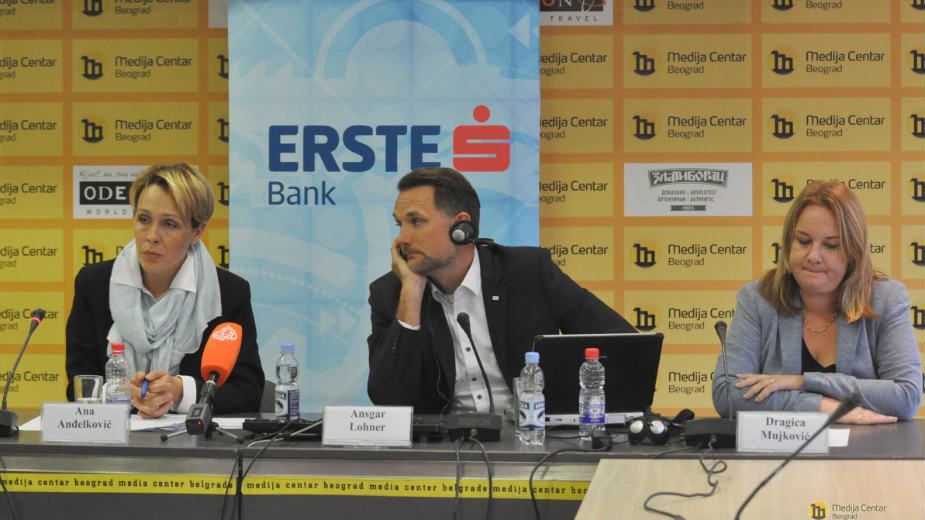 Štednja u proseku 4.621 dinar 1