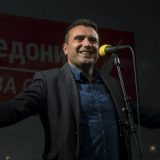 Zaev slavi pobedu 12