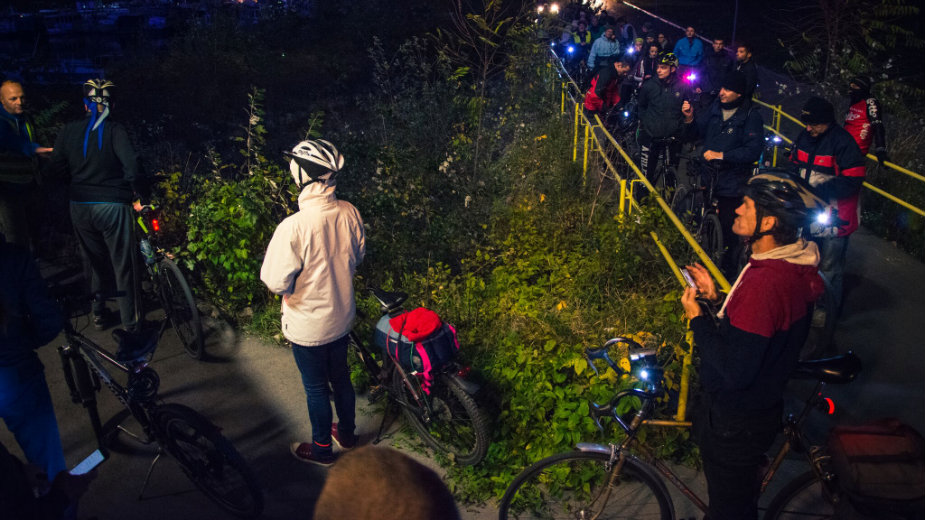 Biciklisti protestovali zbog lifta na Mostu na Adi 1