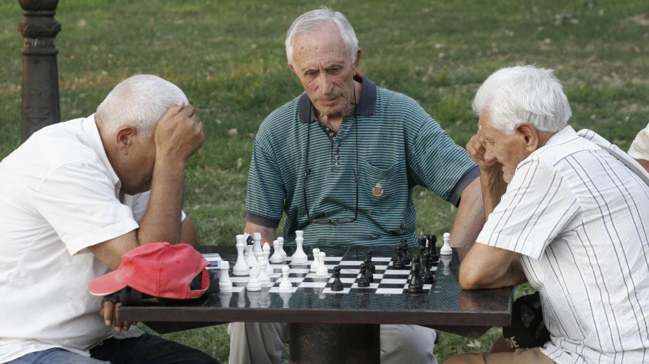 Država od penzionera uzela 612 miliona evra 1