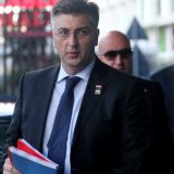 Plenković: Srbija oštro da osudi Šešeljevo ponašanje 5