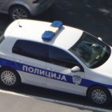 Novosadskoj policajki razbijen nos 11