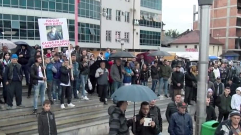 Protest u Tutinu zbog ubistva Fahrudina Skarepa 1