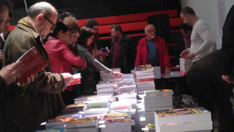 Književna subverzija na zasluženom tronu 1