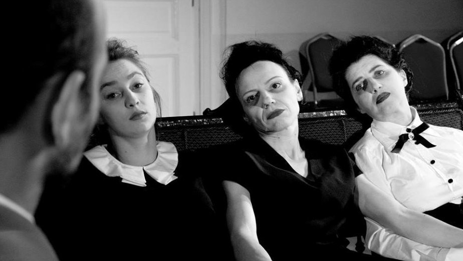 Glavna nagrada za predstavu „Tri sestre“ 1 Glavna nagrada za predstavu „Tri sestre“ 1