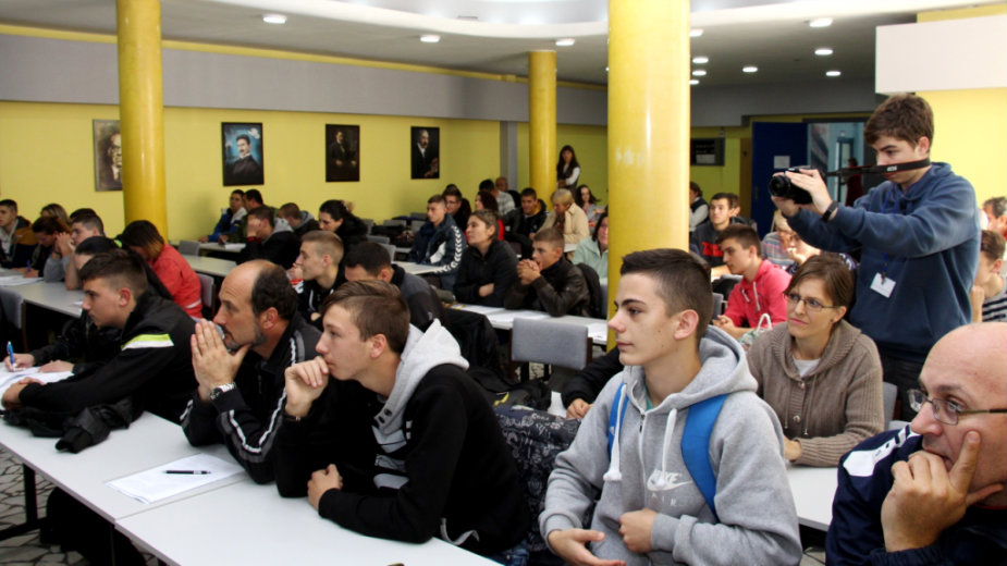 CERN-ov program stručne prakse za srednjoškolce iz Srbije 1