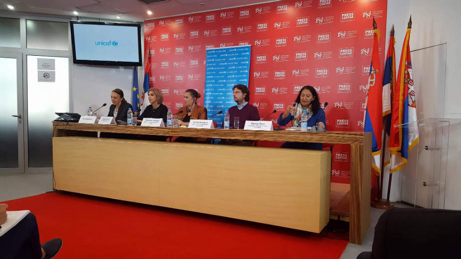 Hiljadu i po devojčica u Srbiji zatrudni pre 18. godine 1