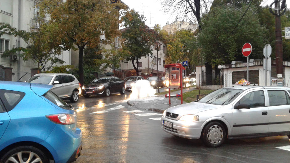 Vozač kombija udario u hidrant na Vračaru 1