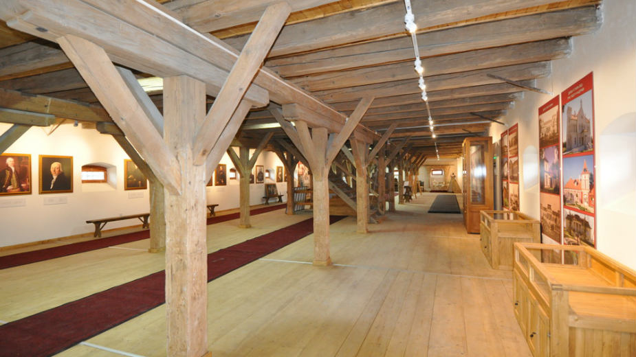 Zablistalo staro zdanje 1