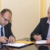 Dvadeset radnih mesta za preciznu mehaniku 12