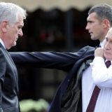 Kriza će se nastaviti "iza kulisa" 10