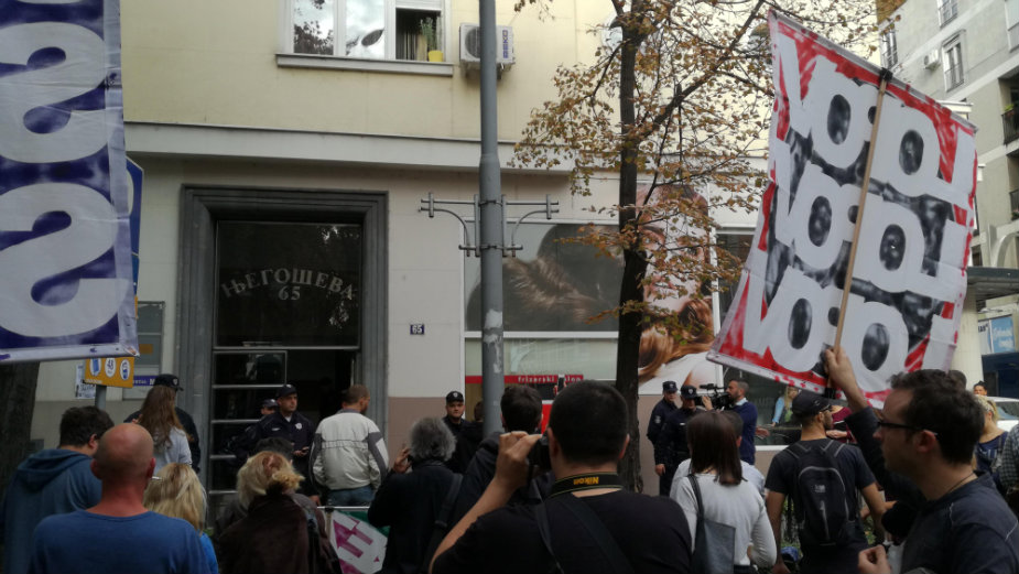 Izvršitelji tvrde da mogu da zaplene i komšijine stvari 1 Izvršitelji tvrde da mogu da zaplene i komšijine stvari 1