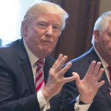 Tramp za utehu šalje Tilersona 9