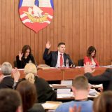 Ko se plaši a ko polaže račune pred izbore? 11