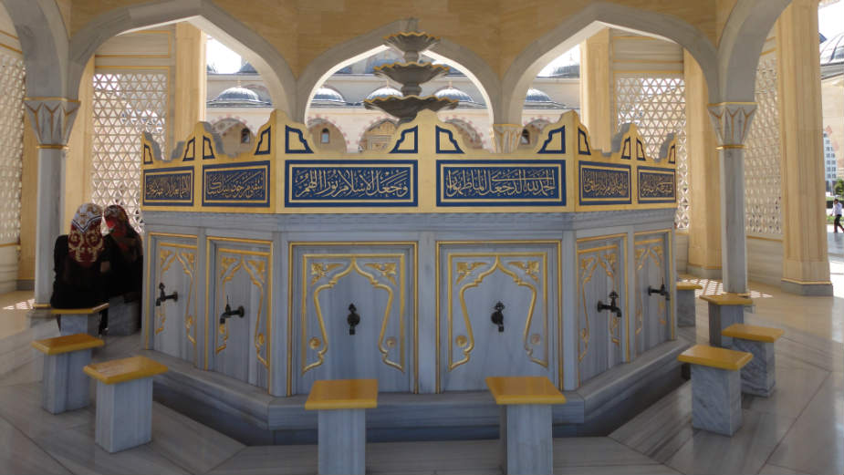 Grozni (3): Restorani šik, kič i skupi 1