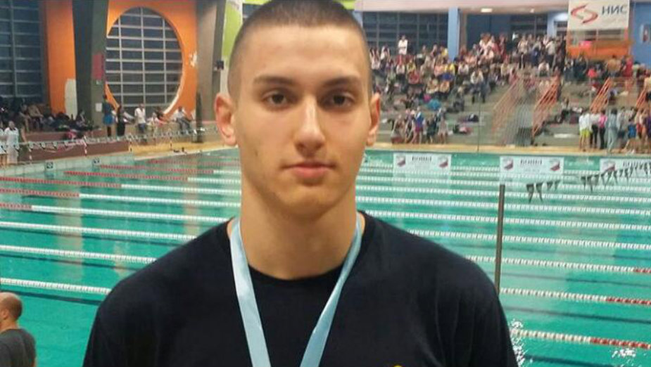 Aćin juniorski rekorder u plivanju 1