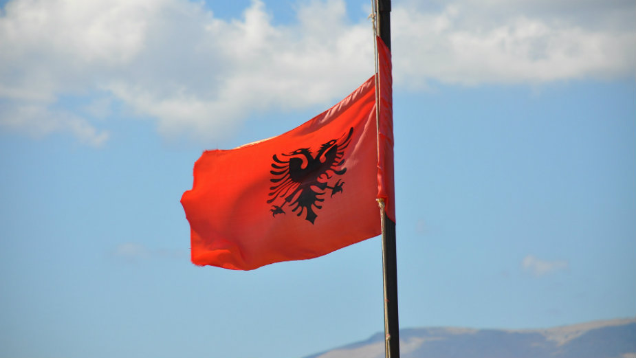 Albanija: Protest na granici, zapaljena naplatna stanica 1
