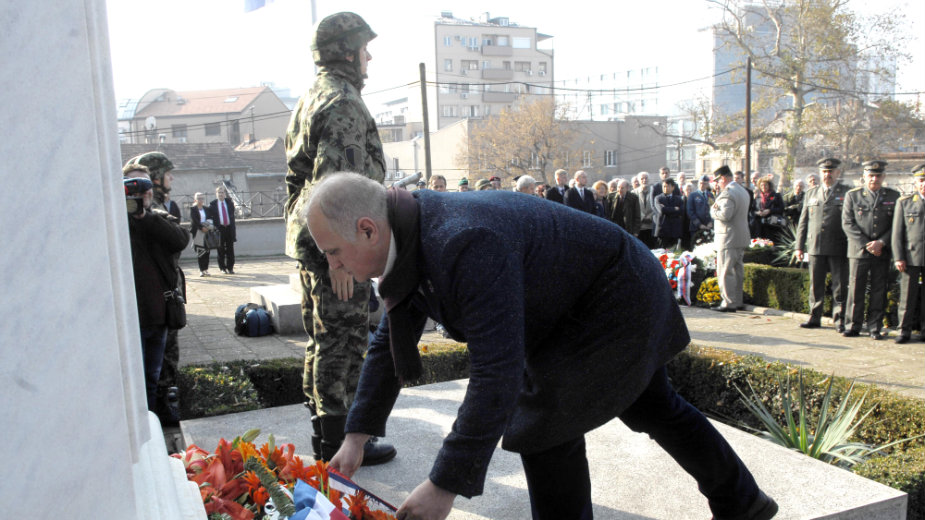 Odata počast francuskim vojnicima 1