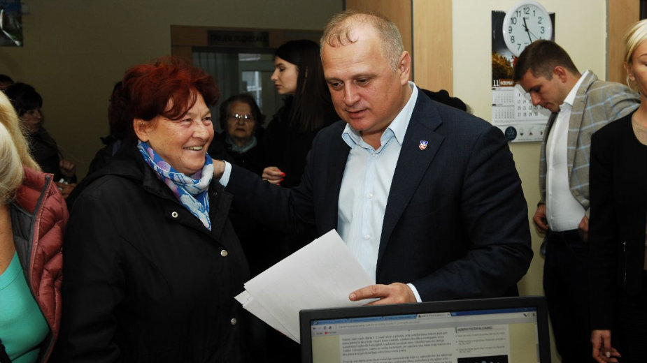 Izdato 800 seniorskih kartica 1