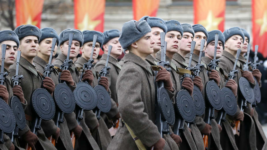 Parada na stogodišnjicu Oktobarske revolucije 2