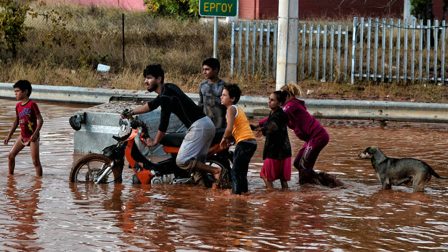 Broj poginulih u poplavama u Atini porastao 1