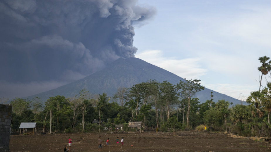 Erupcija vulkana na Baliju 1