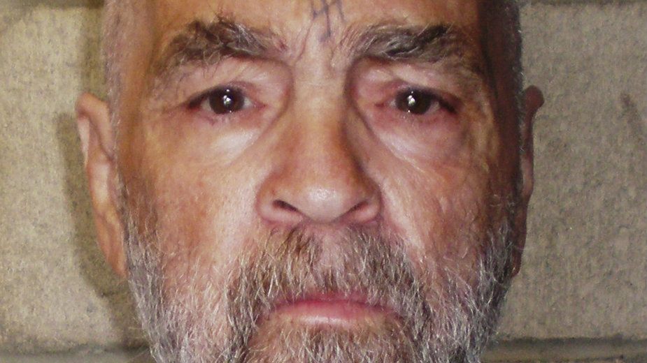 Umro Čarls Menson 1