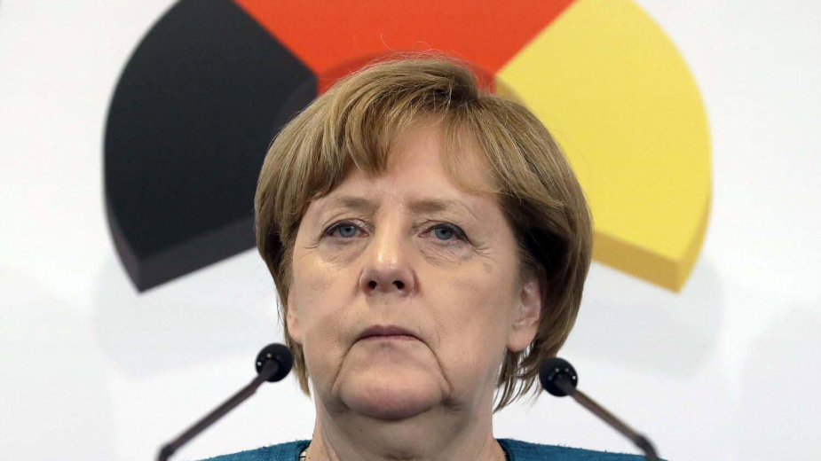 Pada podrška Angeli Merkel 1