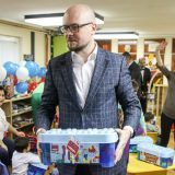 NIS uručio donaciju deci iz Zvečanske 9