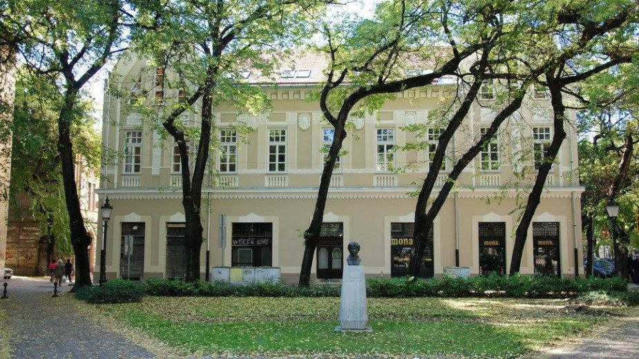 DS: U Subotici vlast sijalice od 60 plaća 530 evra 1