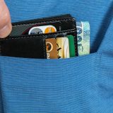 Plaćanju gotovinom skloniji muškarci nego žene 10