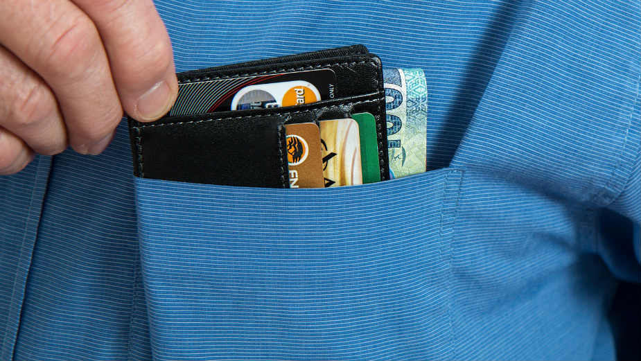 Plaćanju gotovinom skloniji muškarci nego žene 1