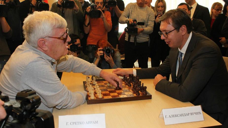 Vučić neobavešten da šah postoji u školama 1