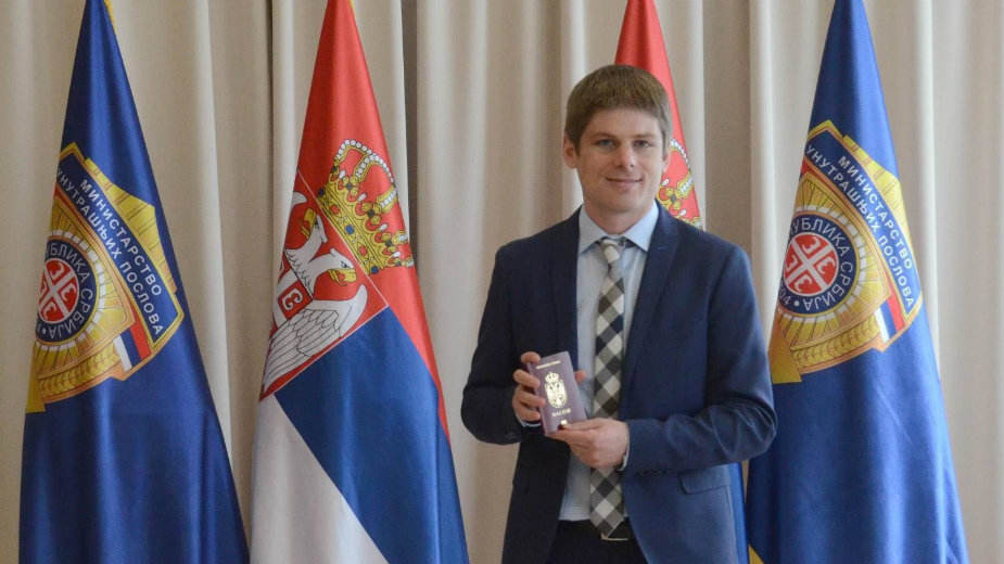 Obožavalac Srba među borcima protiv "islamizacije" 1