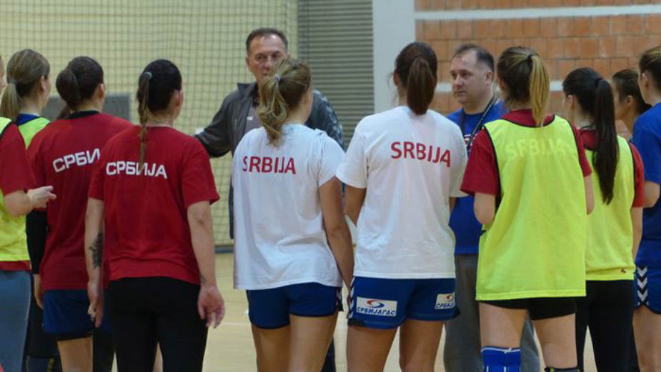 Zagrevanje s Kinom i Kamerunom 1