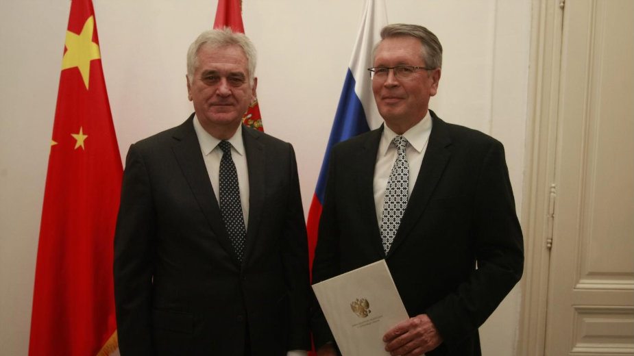 Rogozin čestitao praznike Nikoliću 1