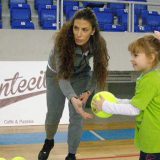 Španovićeva "razigrava" mališane 8