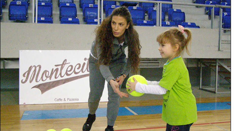 Španovićeva "razigrava" mališane 1