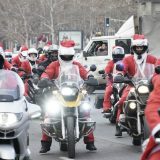 Deda Mraz na motoru za mališane 6